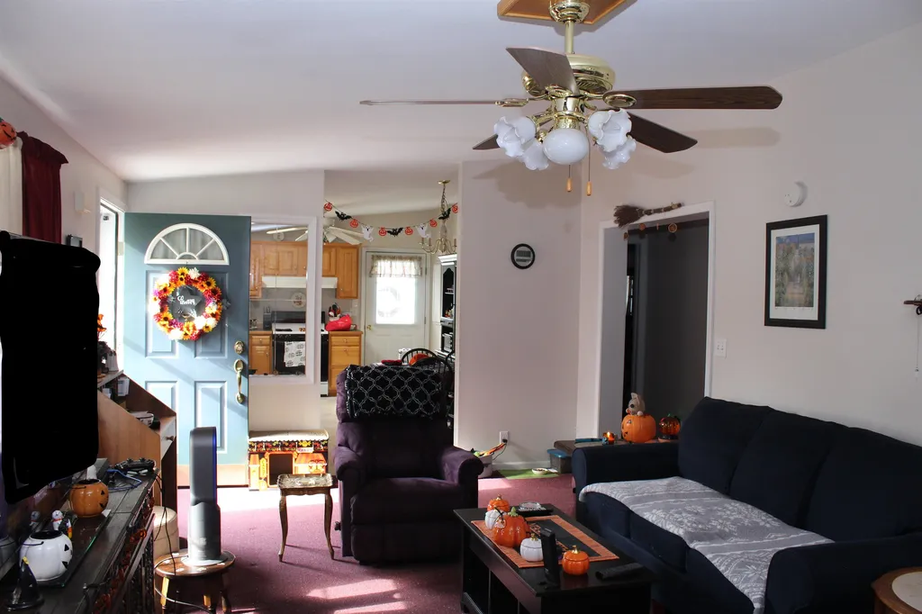 12 Krystal Drive Hudson NH 03051