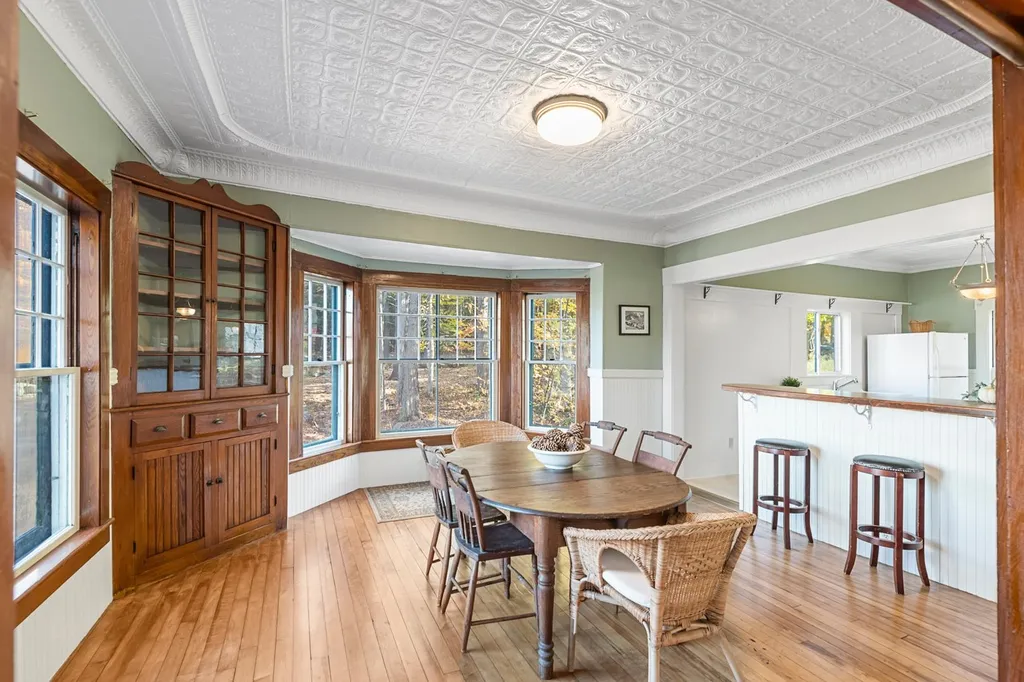 9 Maple Street Sunapee NH 03782
