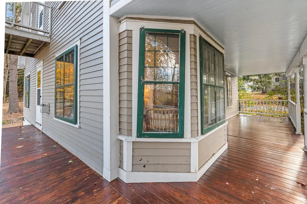 9 Maple Street Sunapee NH 03782