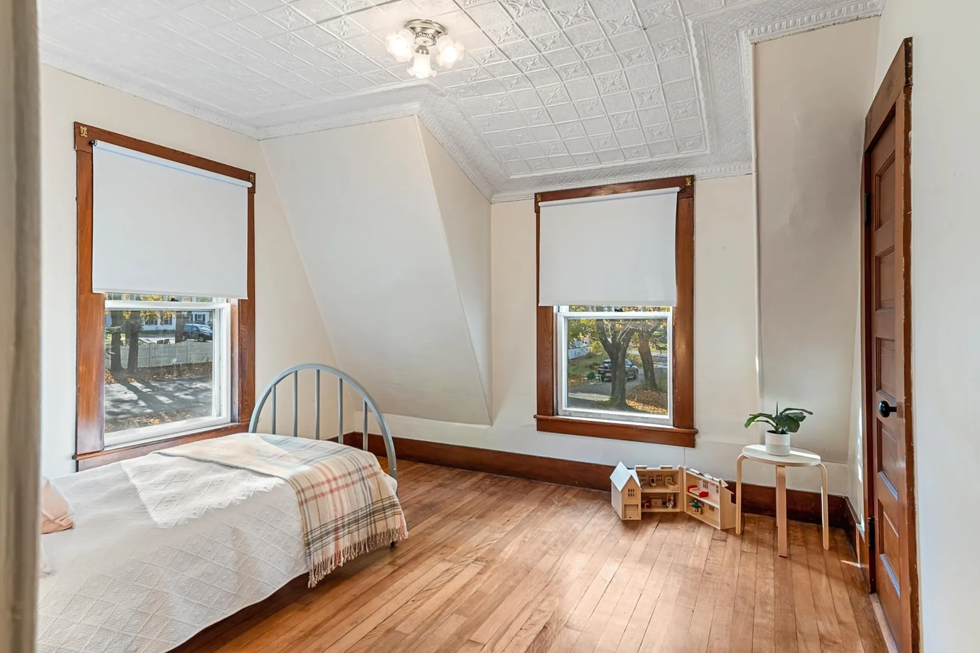 9 Maple Street Sunapee NH 03782