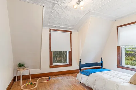 9 Maple Street Sunapee NH 03782