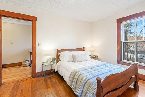9 Maple Street Sunapee NH 03782