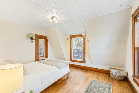 9 Maple Street Sunapee NH 03782