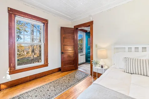 9 Maple Street Sunapee NH 03782