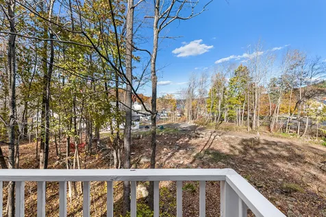 9 Maple Street Sunapee NH 03782