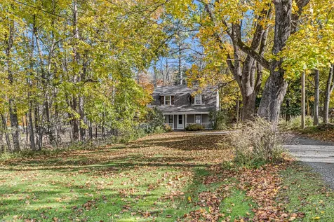 9 Maple Street Sunapee NH 03782