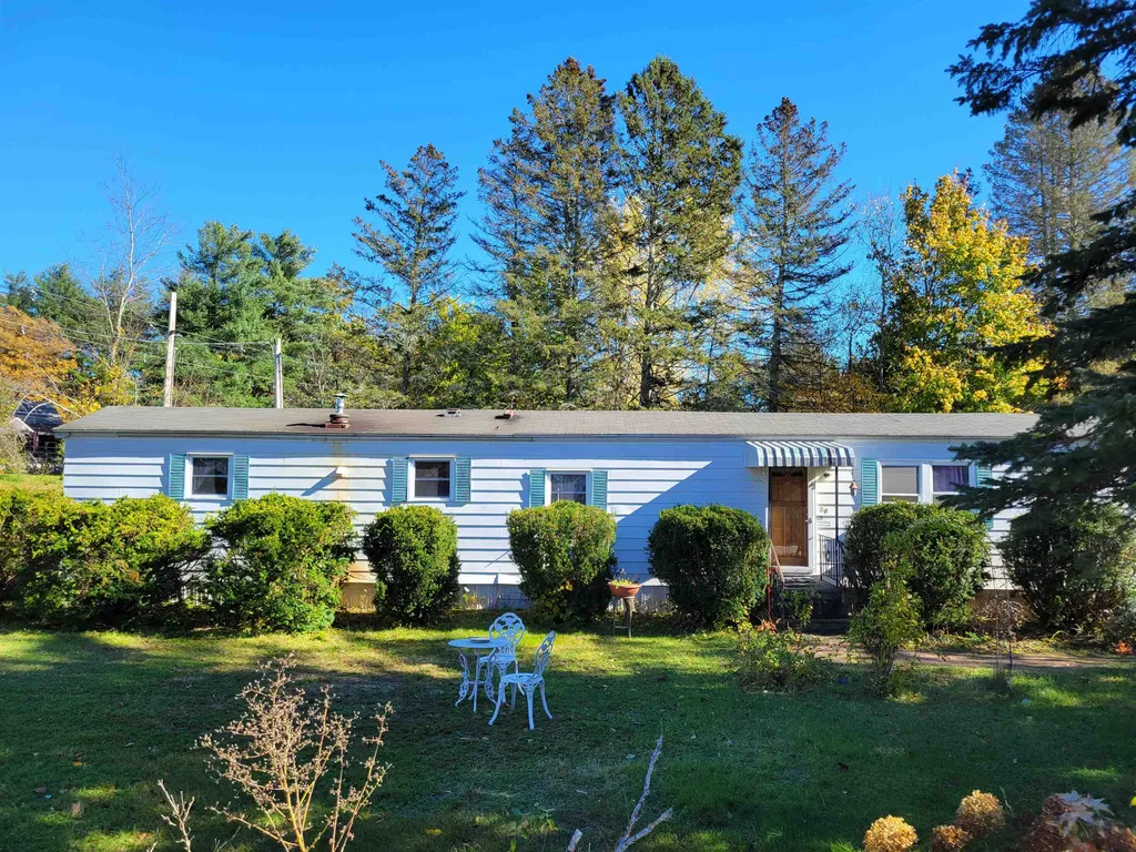 2 Lisa Avenue Raymond NH 03077