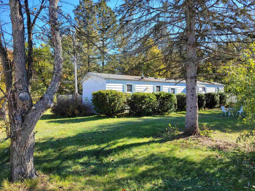 2 Lisa Avenue Raymond NH 03077