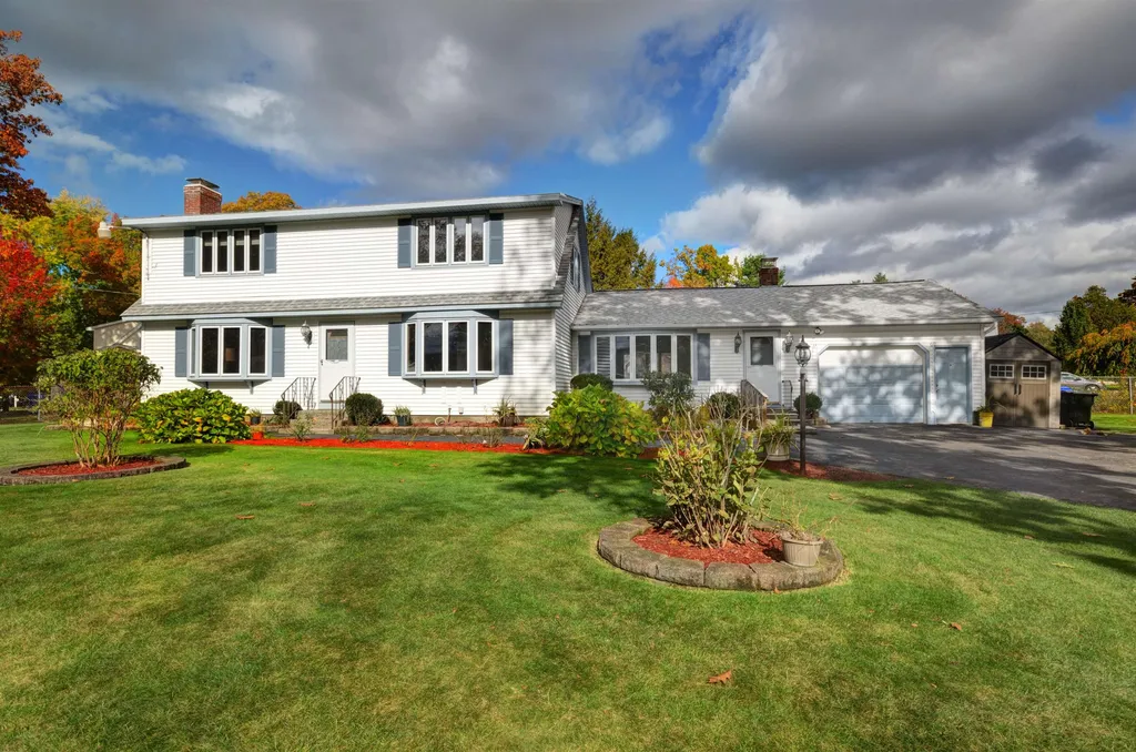 15 Sycamore Street Hudson NH 03051