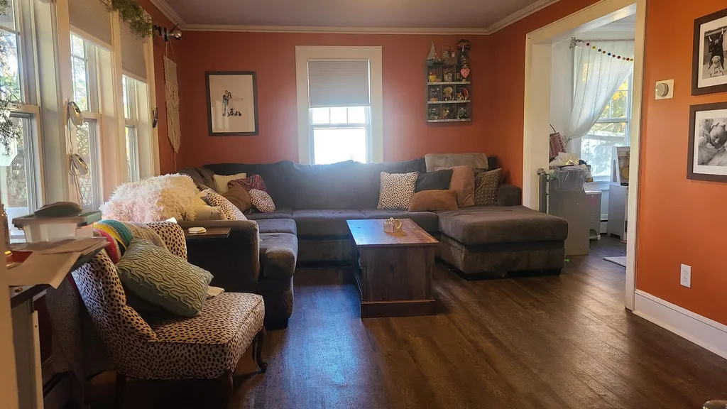 8 Gambier Street Claremont NH 03743