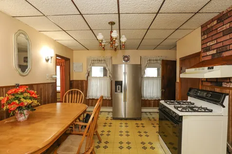 227 Douglas Street Manchester NH 03102