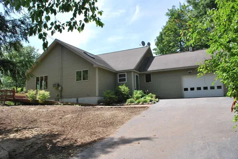 59 Mendums Landing Road Barrington NH 03825