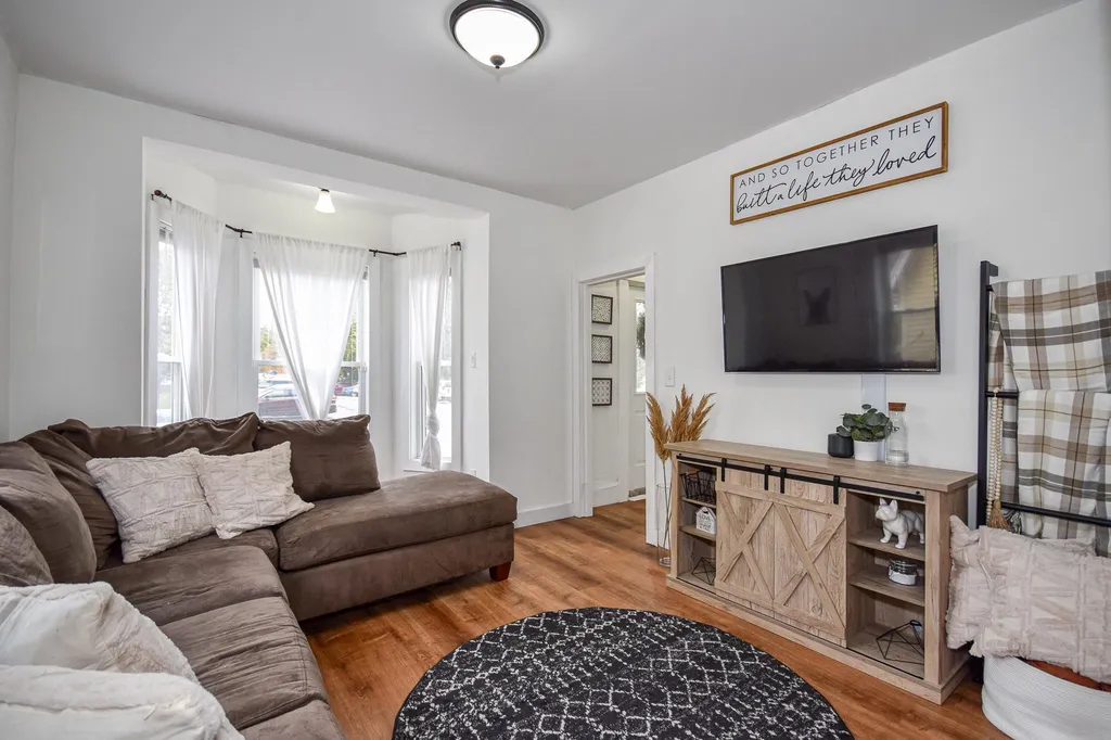 4 Cocheco Avenue Rochester NH 03868