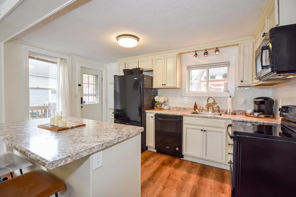 4 Cocheco Avenue Rochester NH 03868