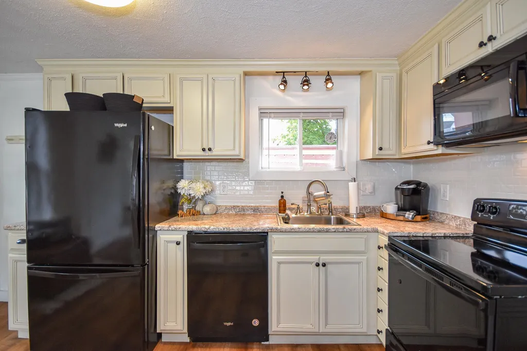 4 Cocheco Avenue Rochester NH 03868