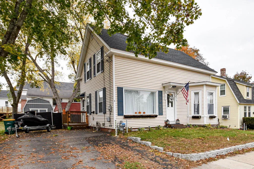 4 Cocheco Avenue Rochester NH 03868