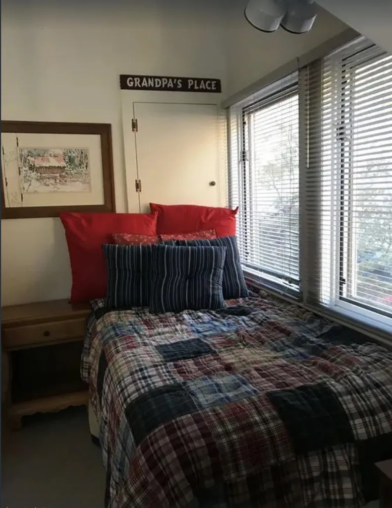79 Pleasant Street Meredith NH 03253