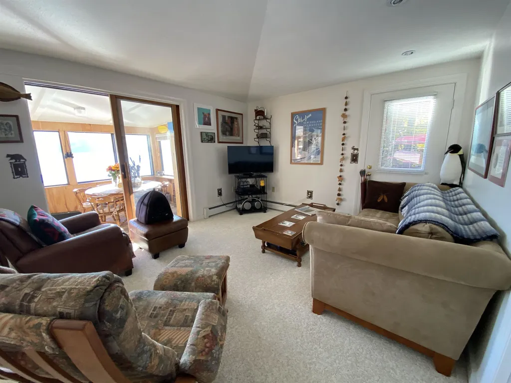 79 Pleasant Street Meredith NH 03253