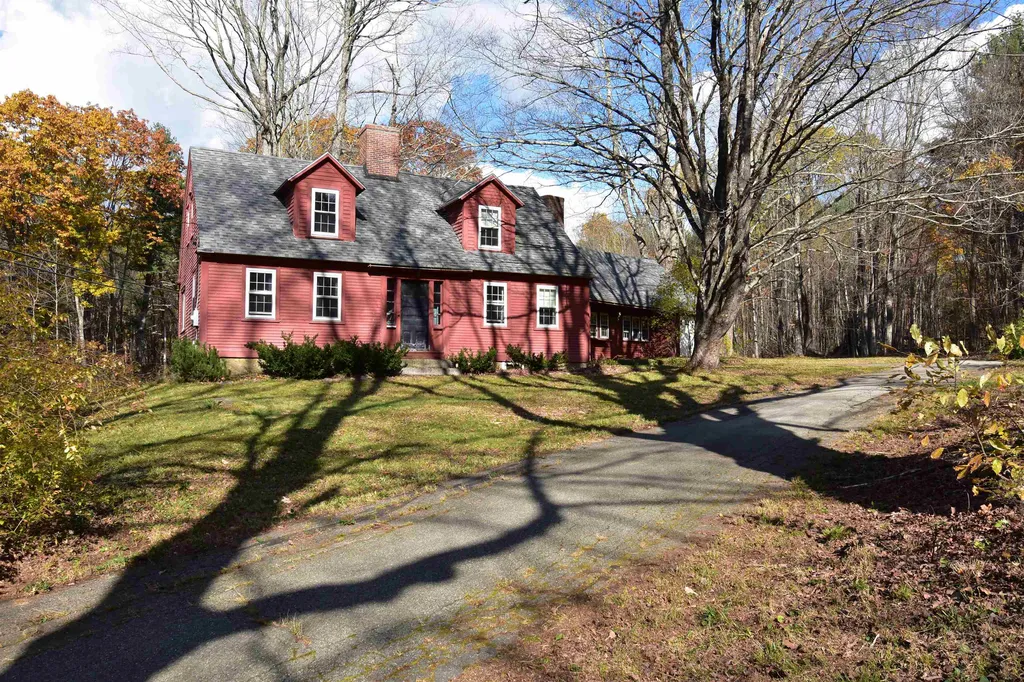 35 Old Milford Road Brookline NH 03033