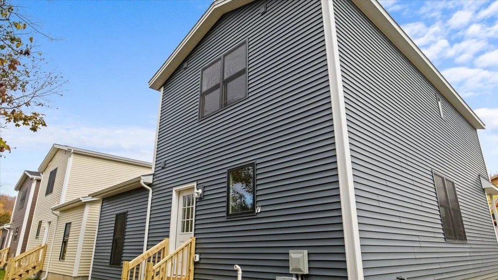 48 Mollys Way Winooski VT 05404