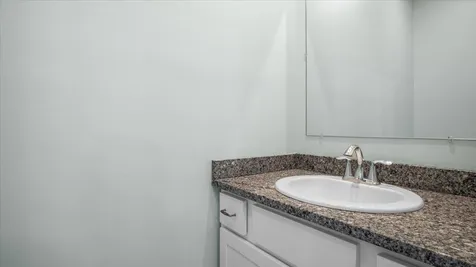 48 Mollys Way Winooski VT 05404