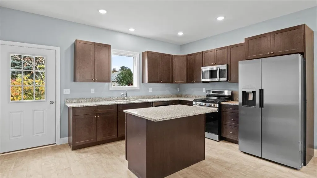 40 Mollys Way Winooski VT 05404