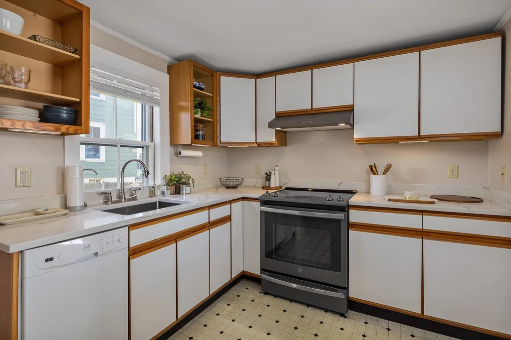 43 Holmes Court Portsmouth NH 03801