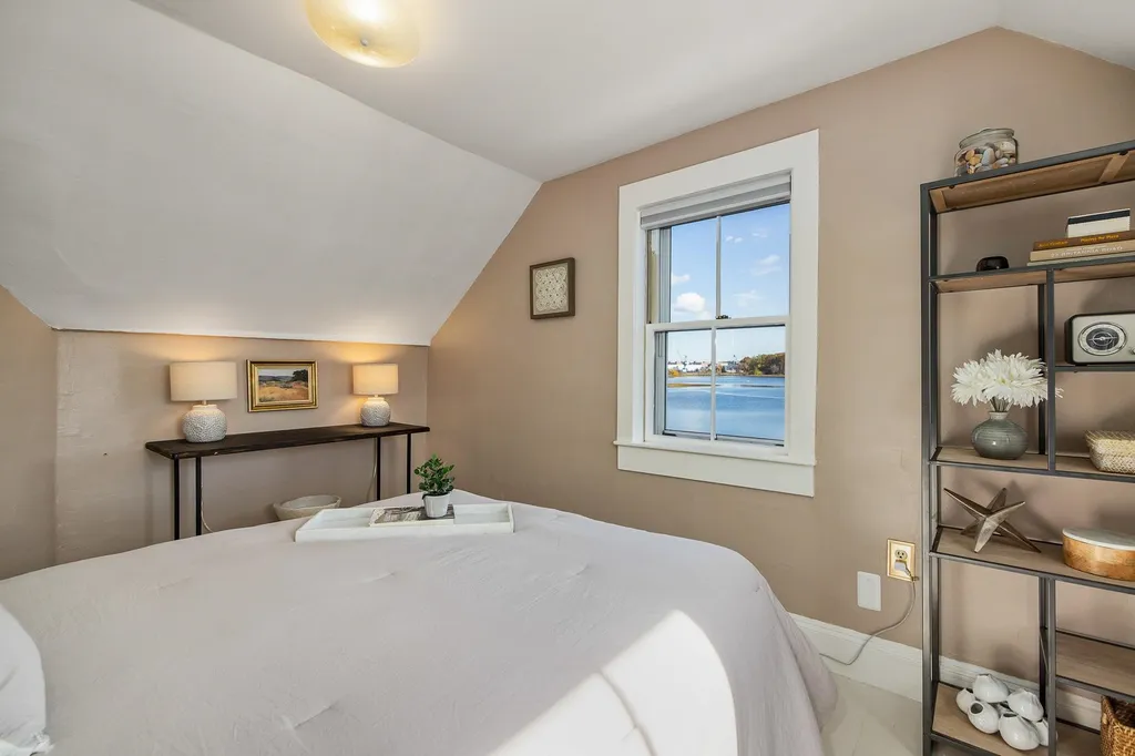 43 Holmes Court Portsmouth NH 03801