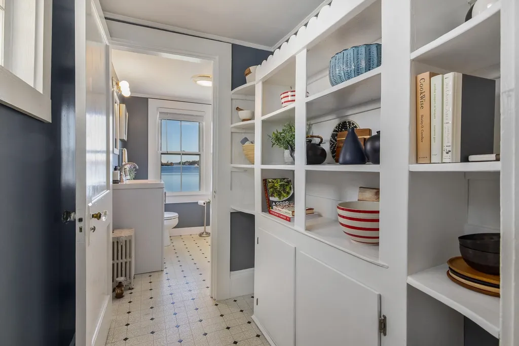 43 Holmes Court Portsmouth NH 03801