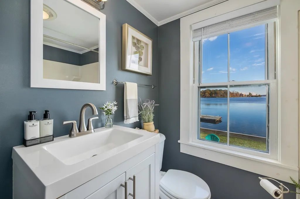 43 Holmes Court Portsmouth NH 03801