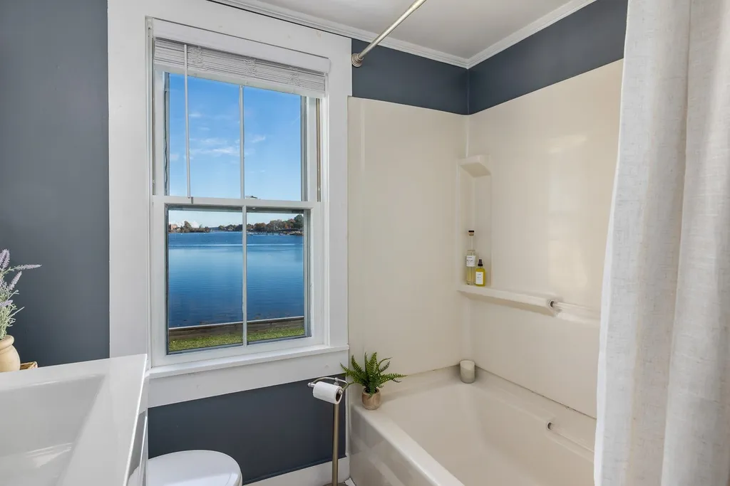 43 Holmes Court Portsmouth NH 03801