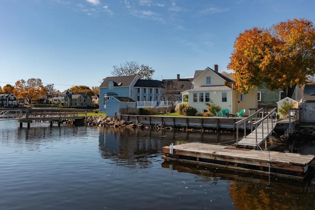 43 Holmes Court Portsmouth NH 03801