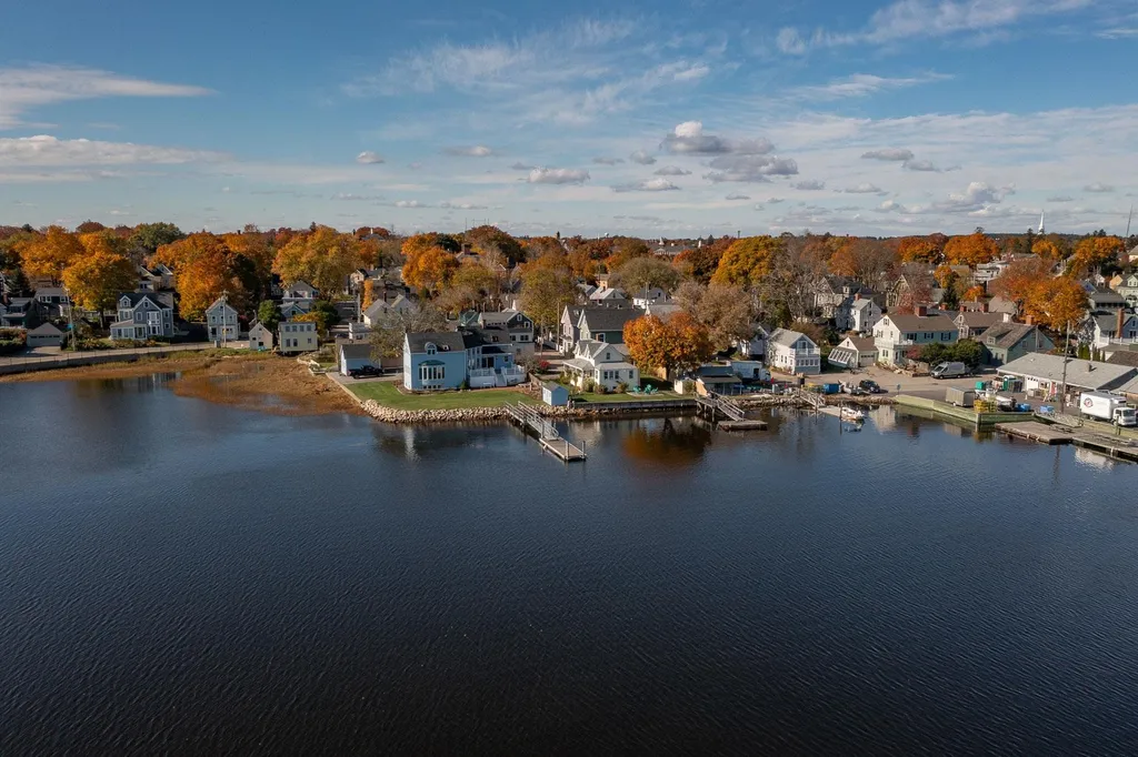 43 Holmes Court Portsmouth NH 03801
