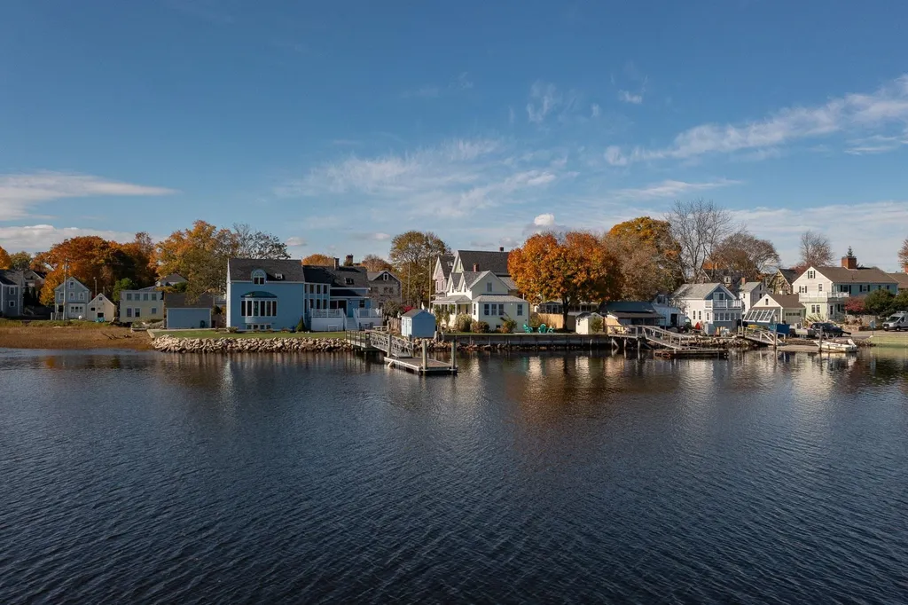 43 Holmes Court Portsmouth NH 03801