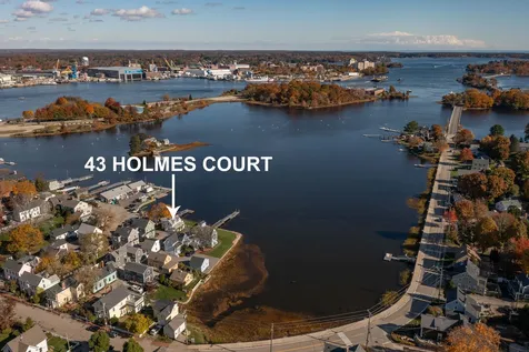 43 Holmes Court Portsmouth NH 03801