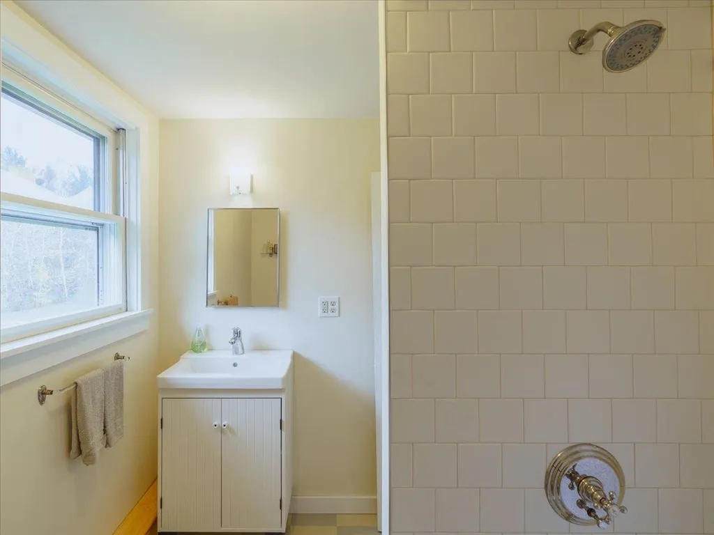 5 Brook Road Orford NH 03777