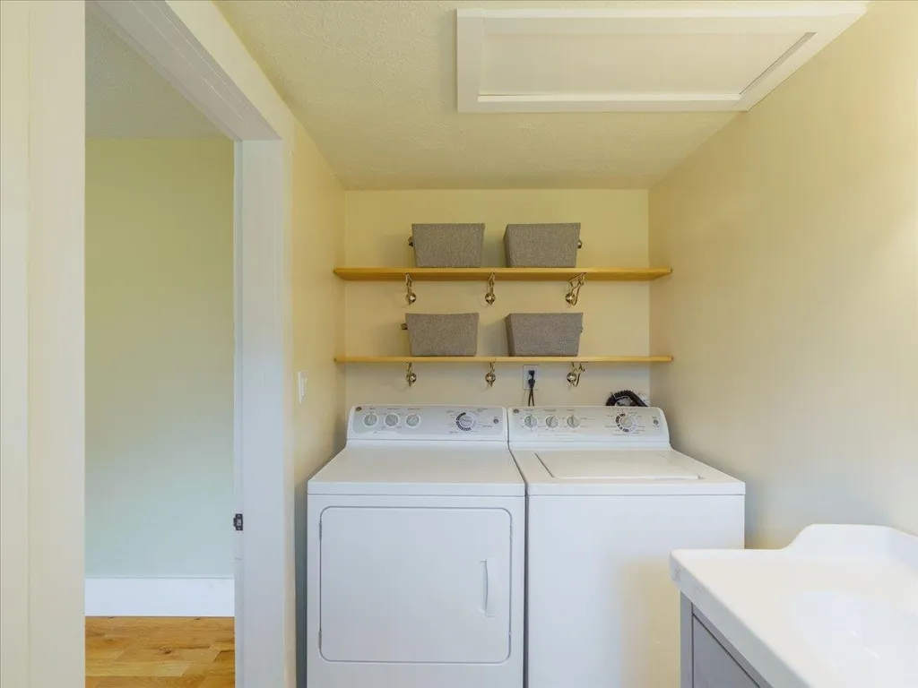 5 Brook Road Orford NH 03777