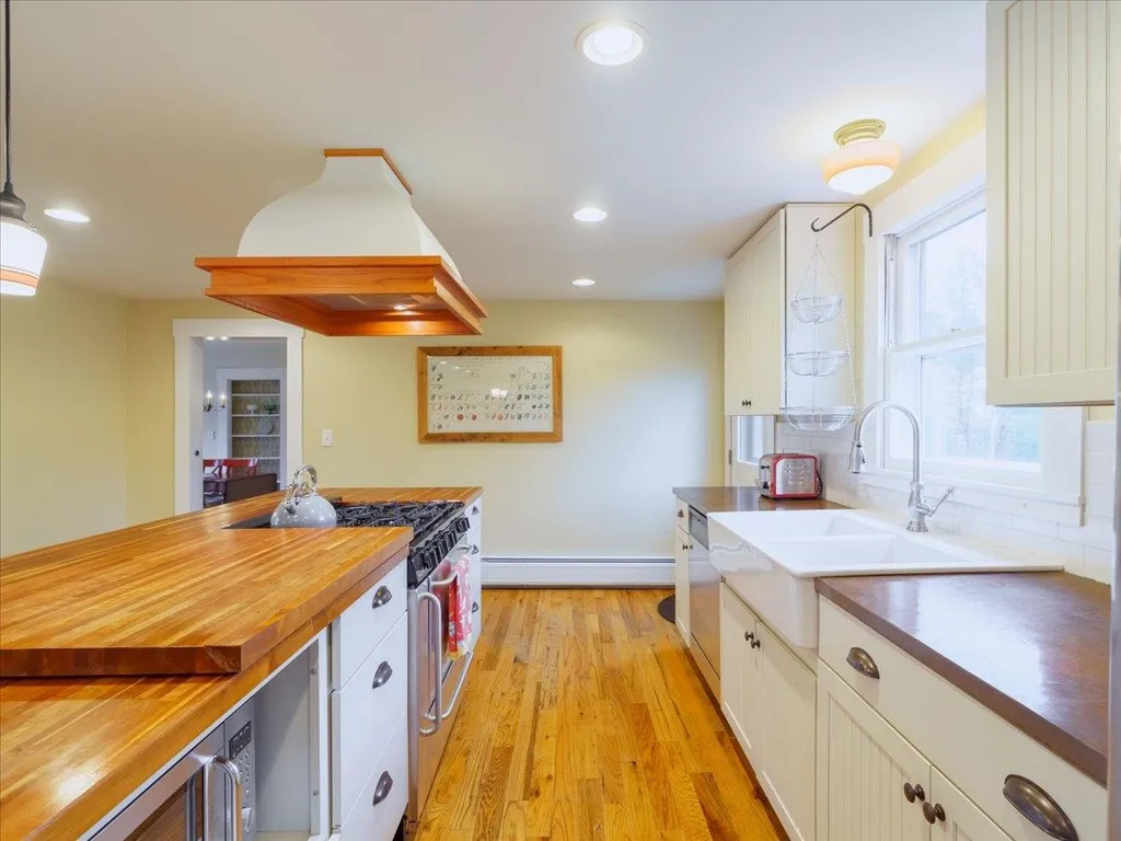 5 Brook Road Orford NH 03777