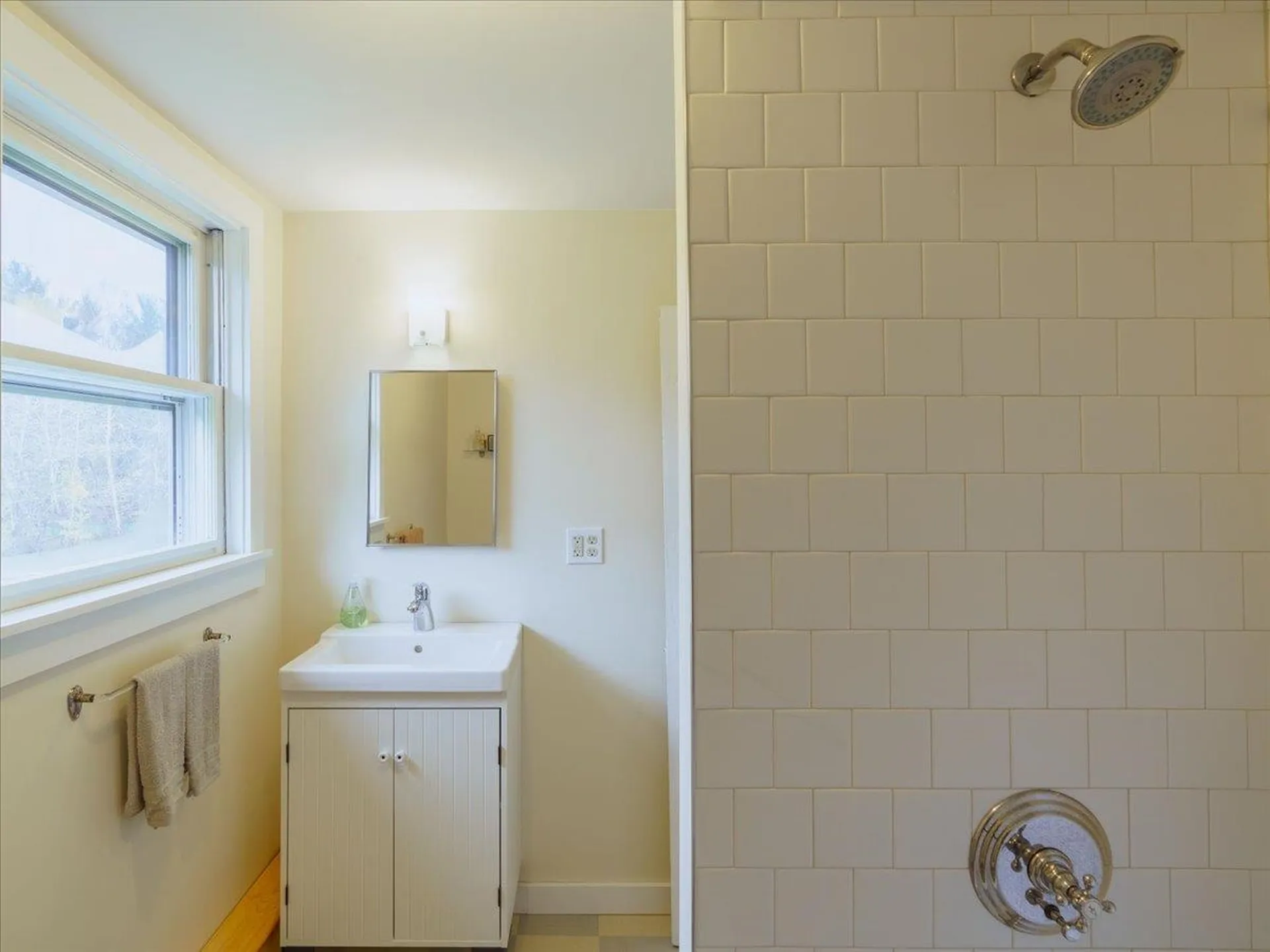 5 Brook Road Orford NH 03777