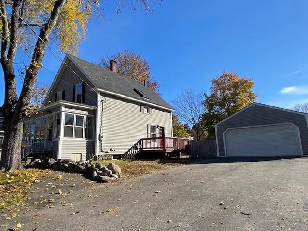 10 Harding Street Rochester NH 03867