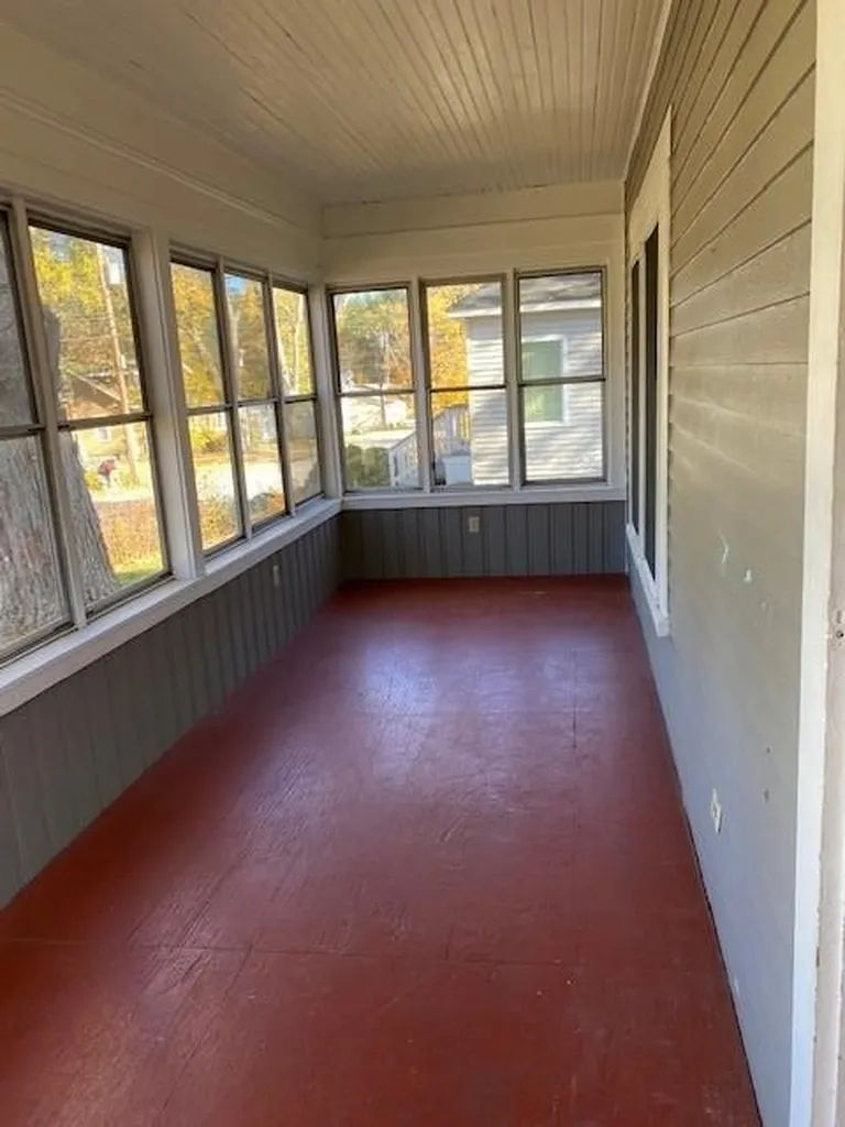 10 Harding Street Rochester NH 03867