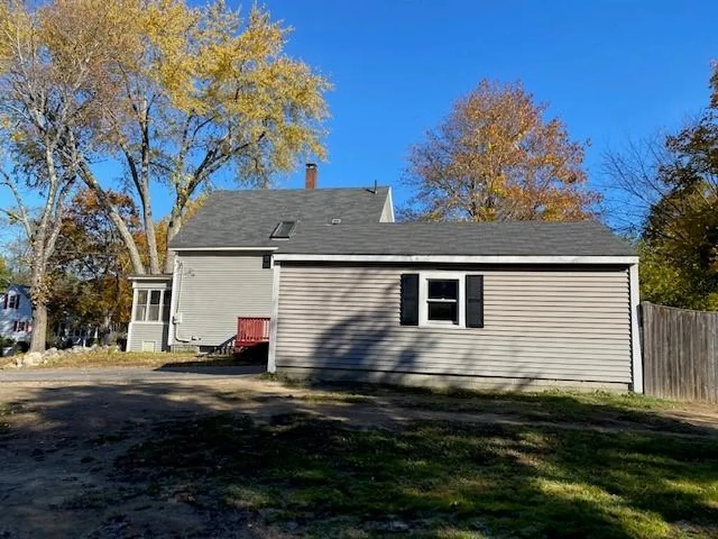 10 Harding Street Rochester NH 03867