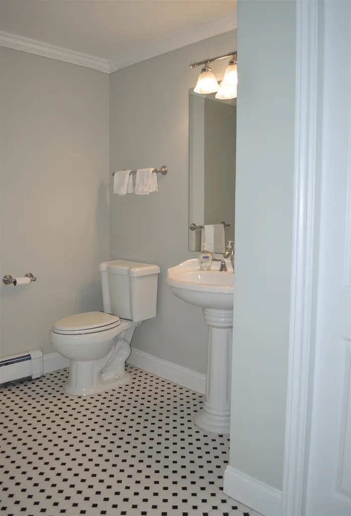 24 Pinnacle Springs Extension Chesterfield NH 03443
