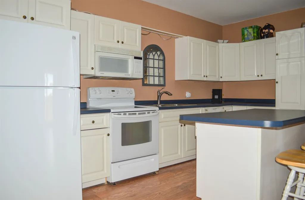 24 Pinnacle Springs Extension Chesterfield NH 03443