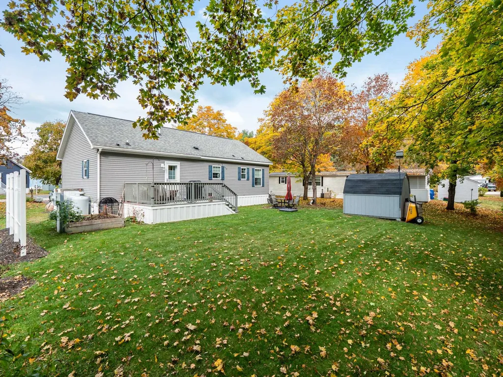 17 Circlefield Drive Nashua NH 03062