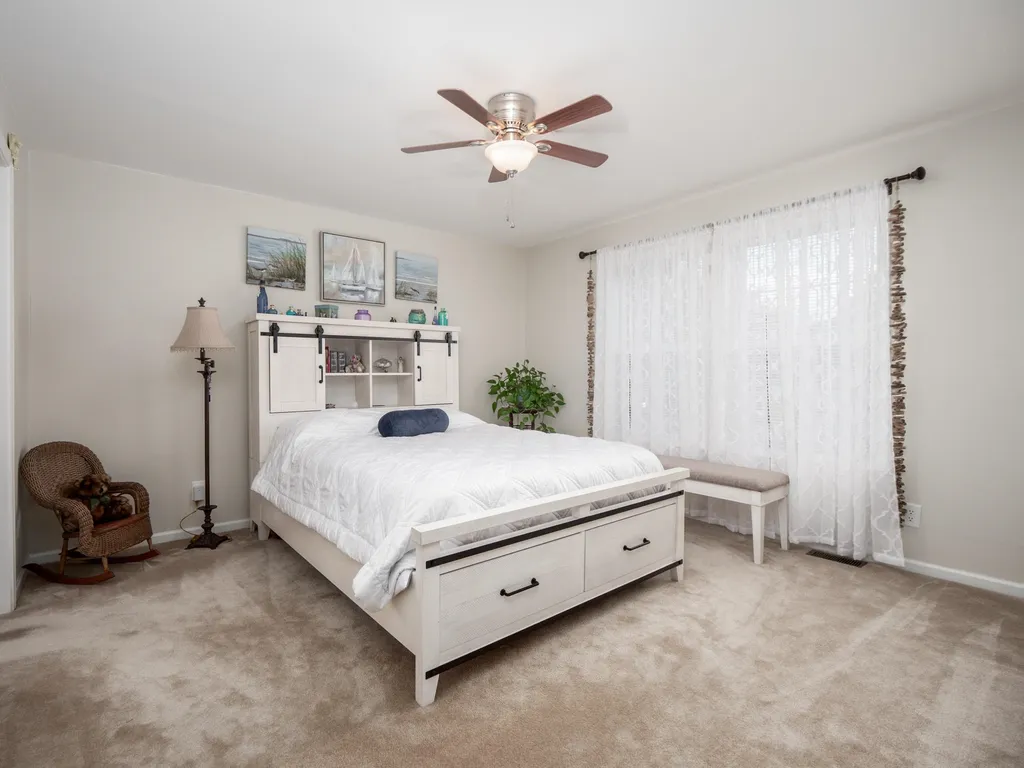 17 Circlefield Drive Nashua NH 03062
