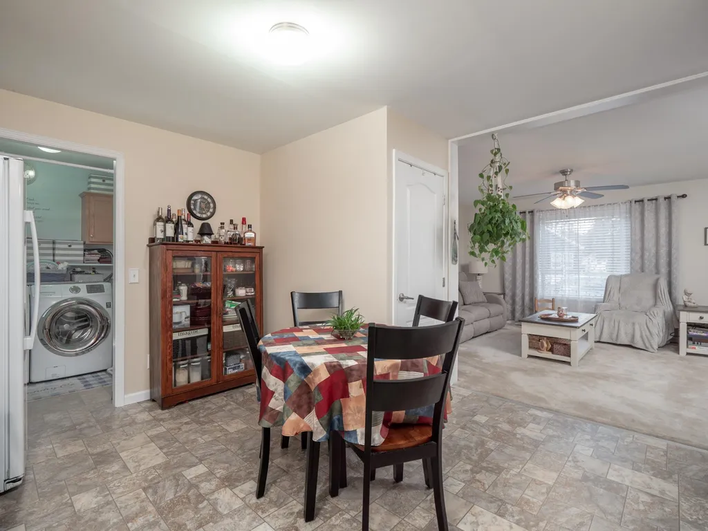 17 Circlefield Drive Nashua NH 03062