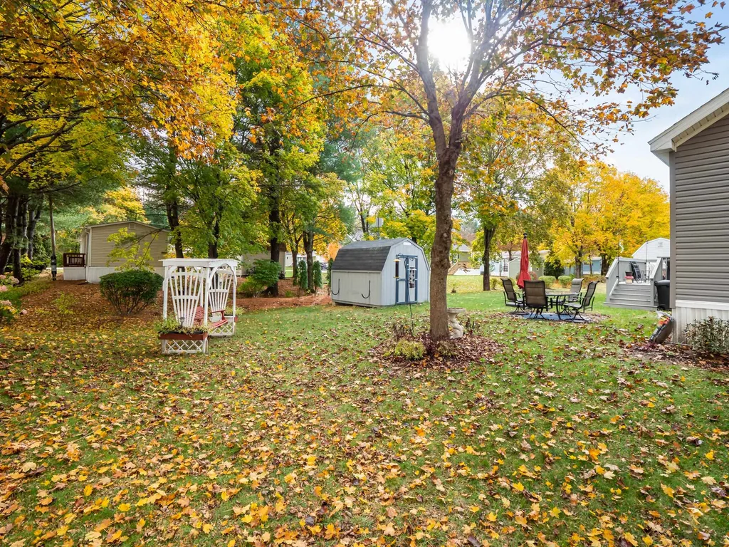 17 Circlefield Drive Nashua NH 03062