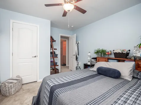 17 Circlefield Drive Nashua NH 03062