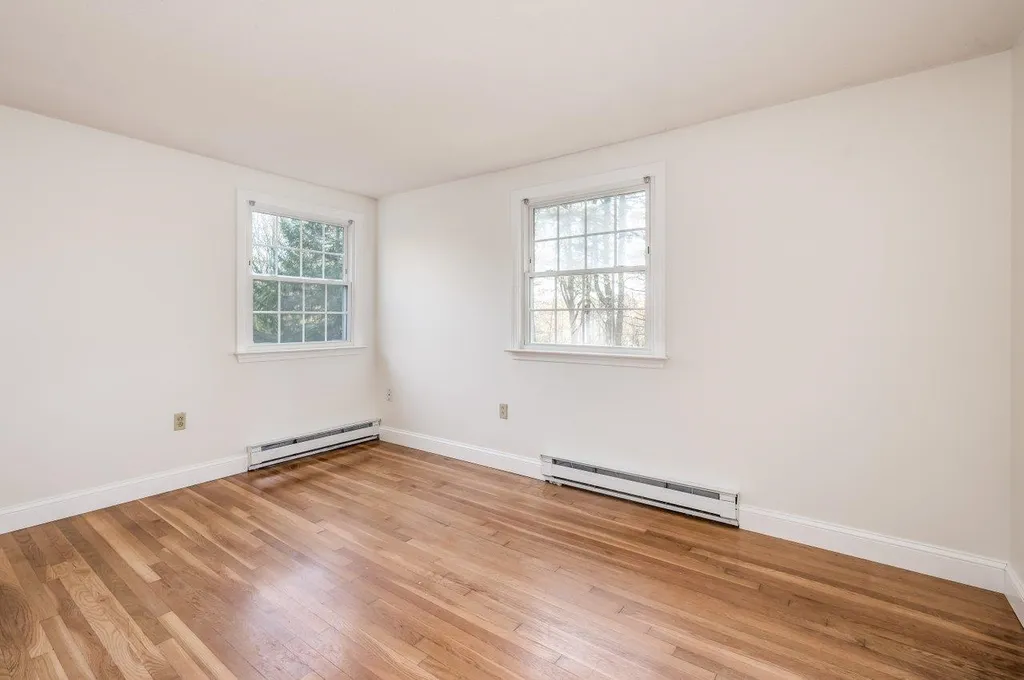 191 Mast Road Lee NH 03861